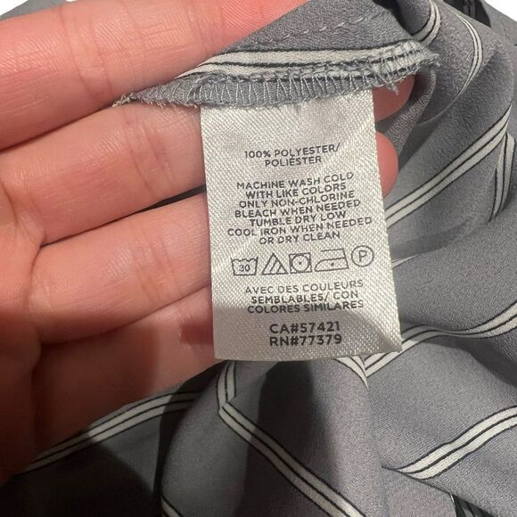 3 for $30! Ann Taylor striped tank top. Size medium - Picture 4 of 7